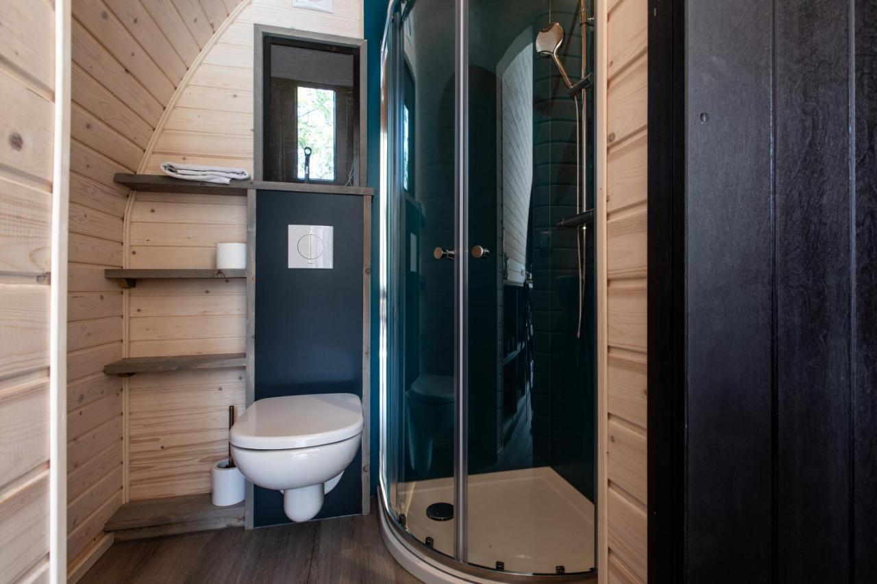 Pod Huisje Met Hottub Dokkum Exterior photo
