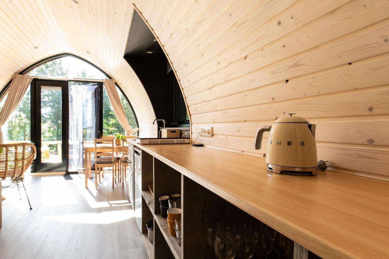 Pod Huisje Met Hottub Dokkum Exterior photo
