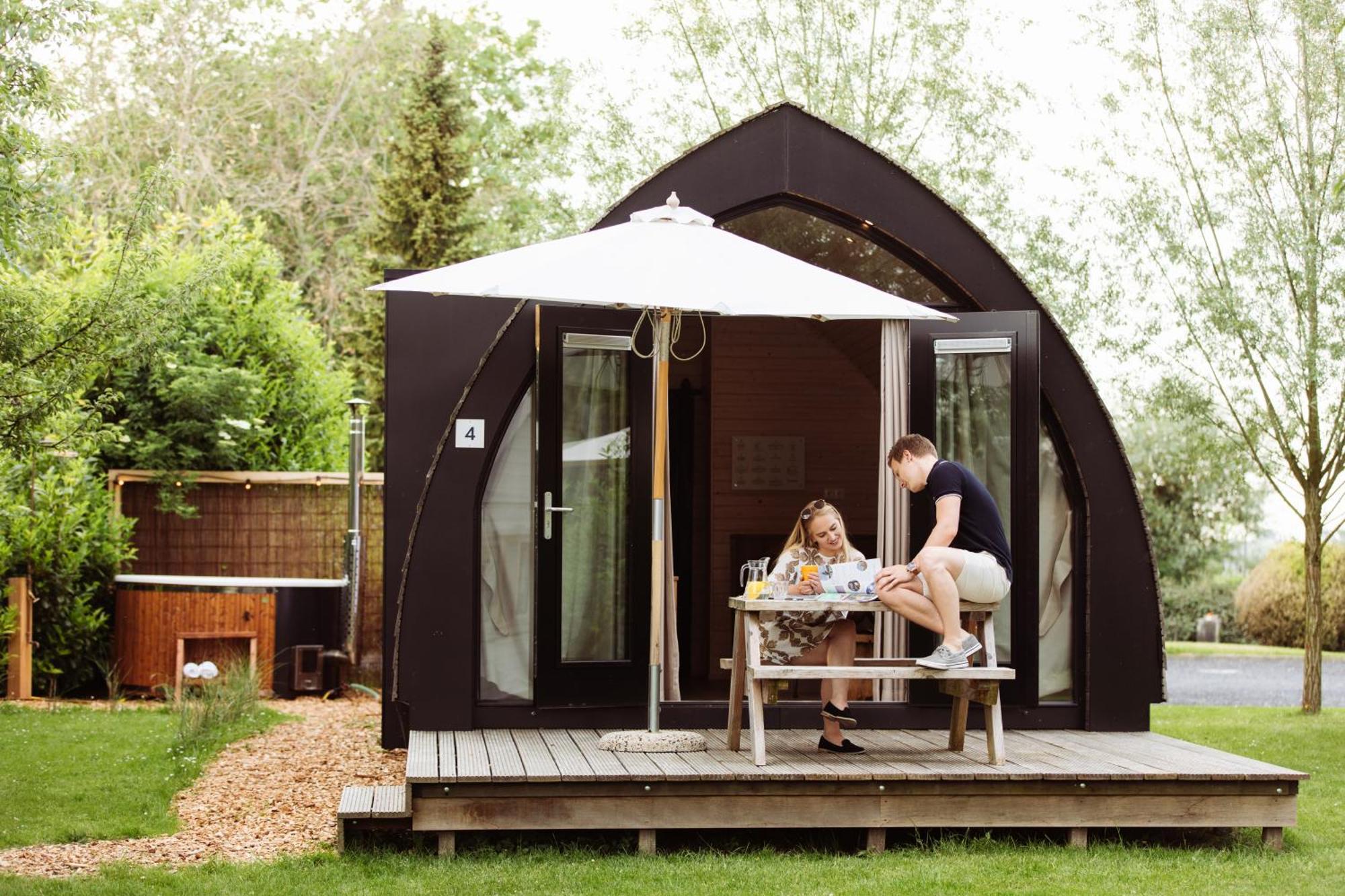 Pod Huisje Met Hottub Dokkum Exterior photo